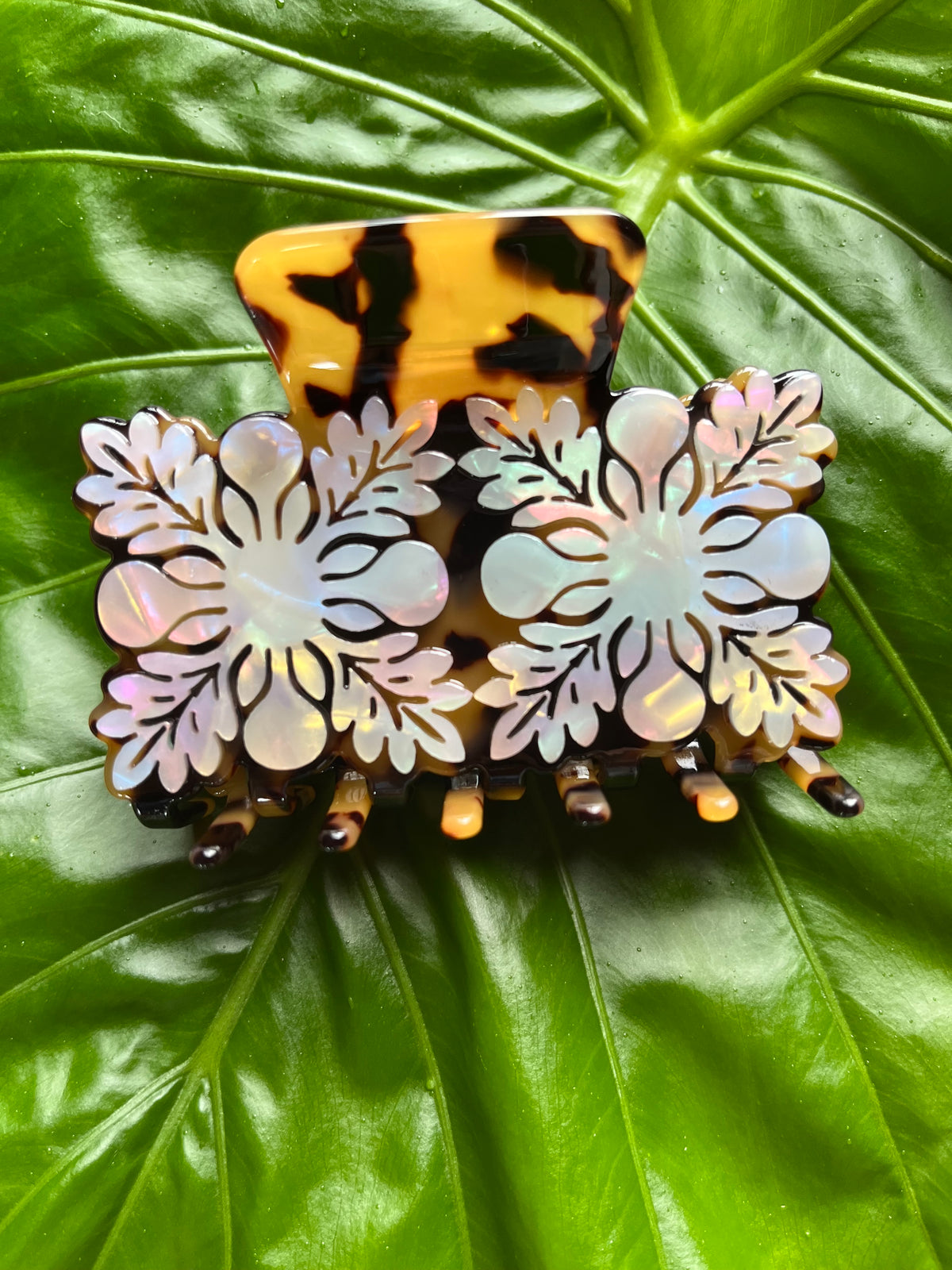 Hawaiian Quilt Clip Tortoise Brown