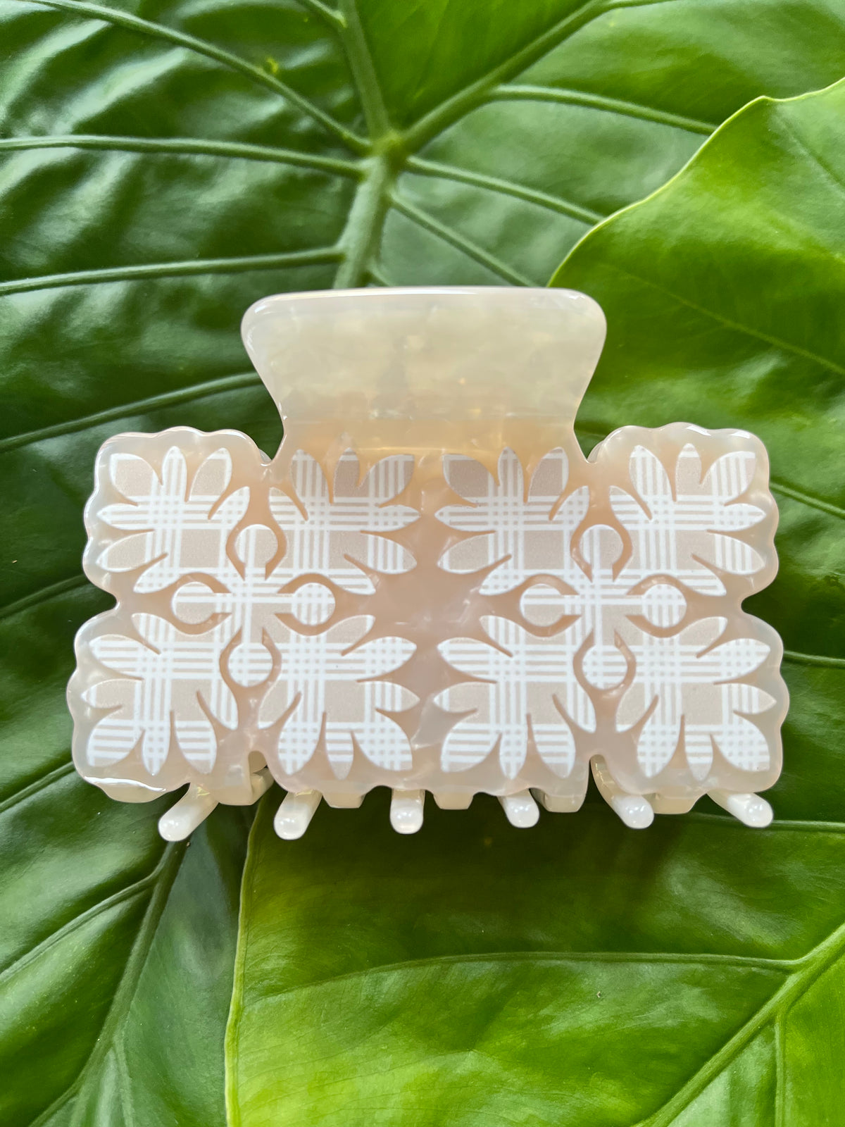 Hawaiian Quilt Clip Beige Palaka