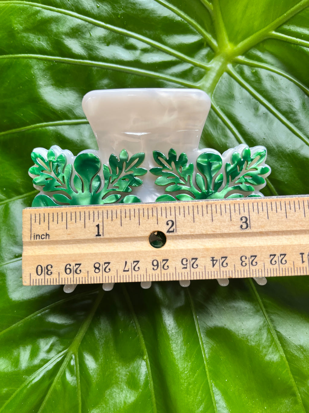 Hawaiian Quilt Clip White Marble & Green
