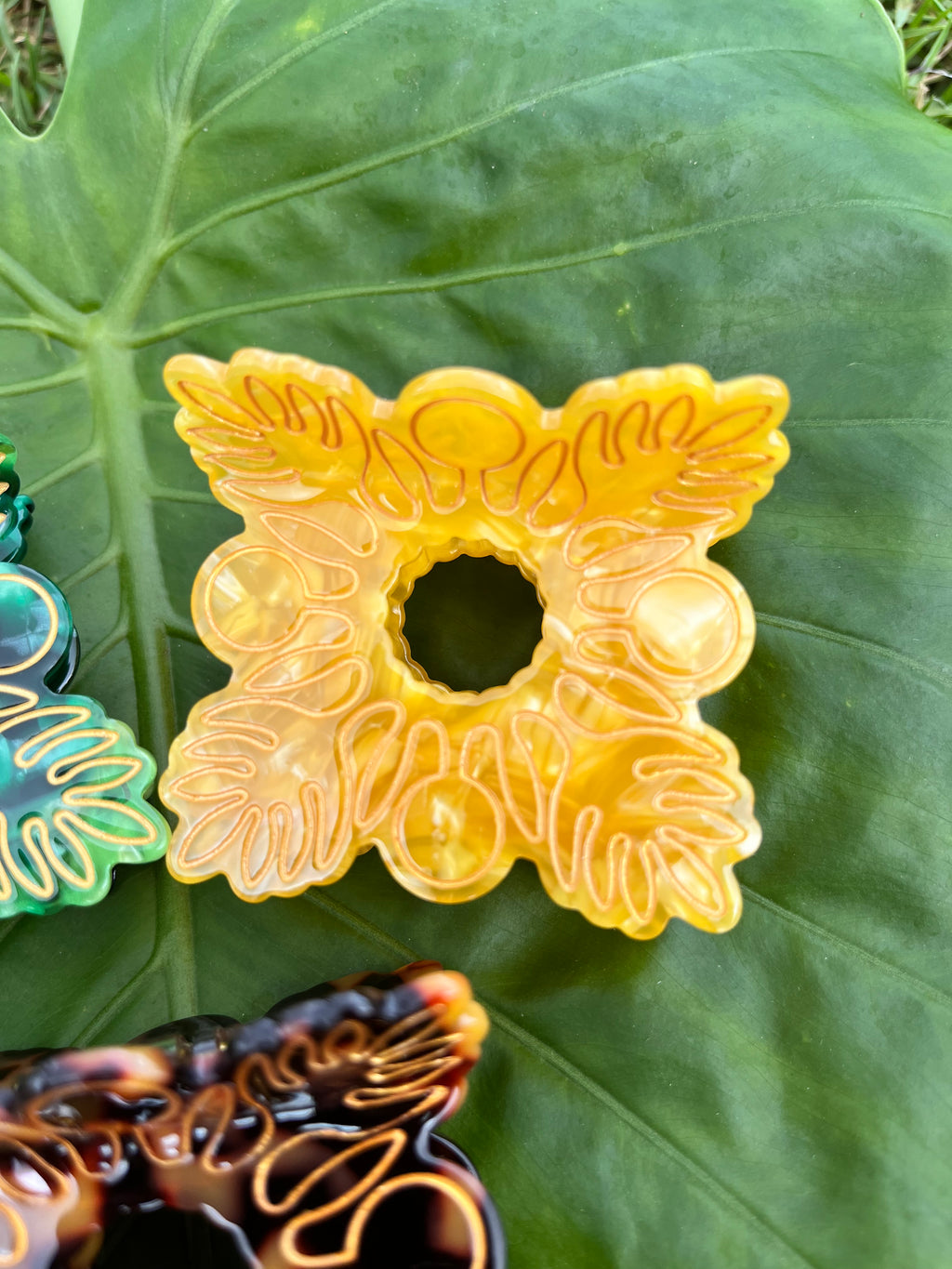 Hawaiian Quilt Circle Cut Out Clips