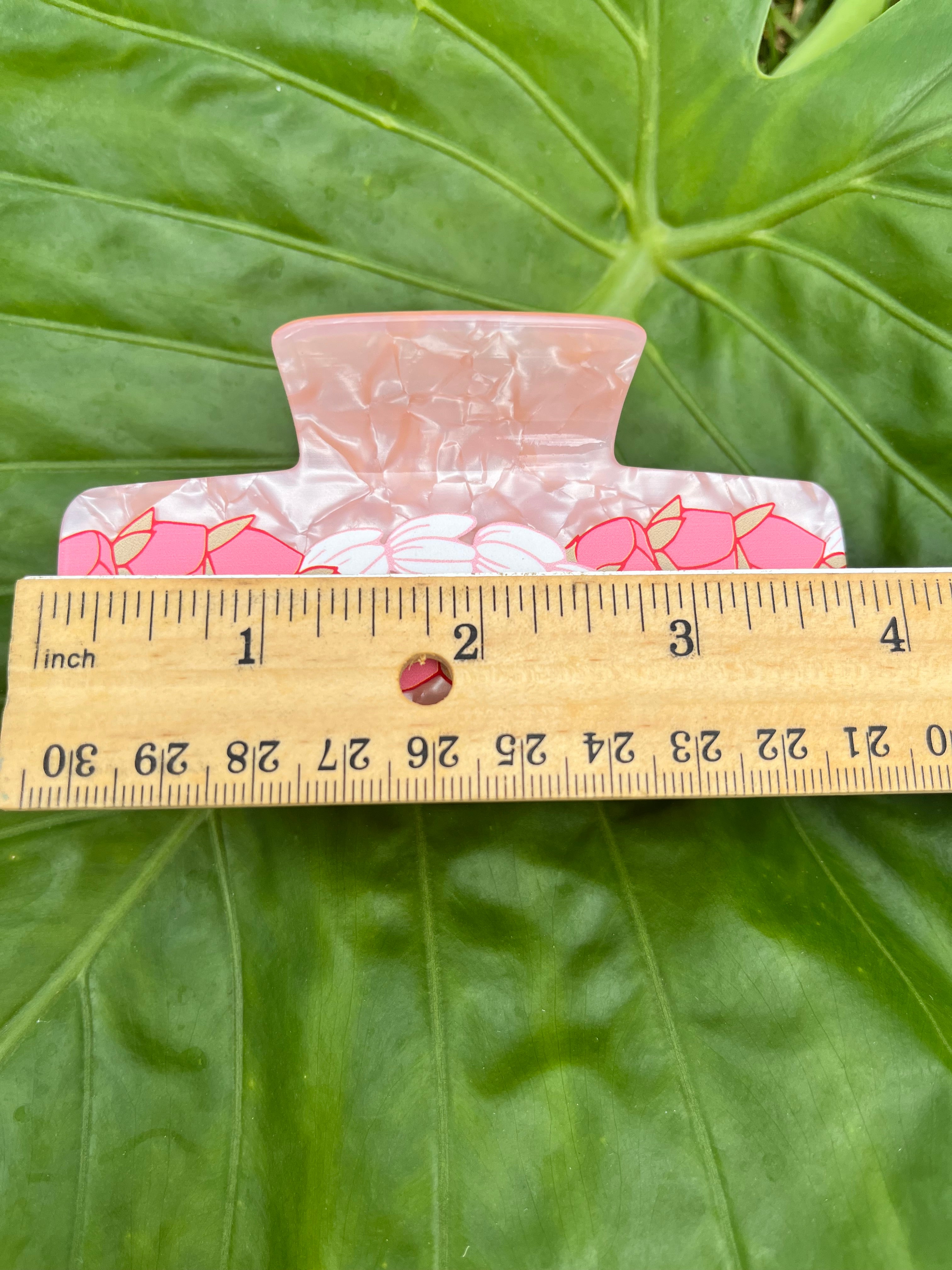 Large Pink Lei Clip