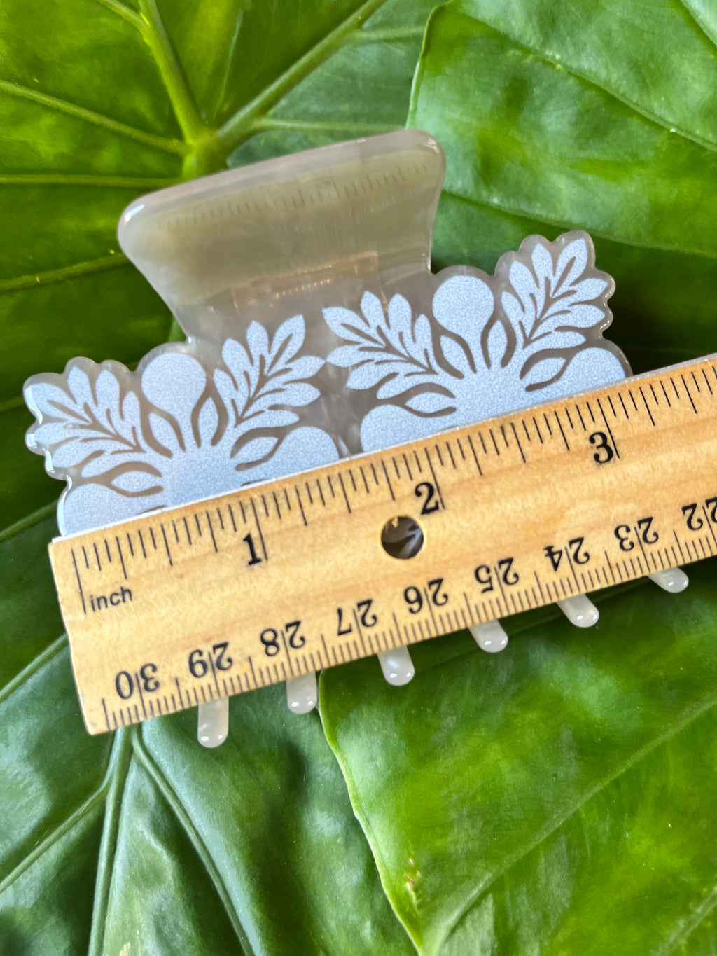 Hawaiian Quilt Clip Beige & White